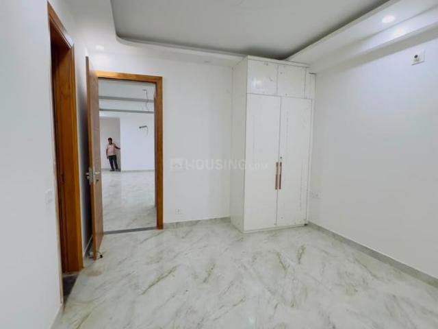 4 BHK Apartment in Sector 104 for resale Noida. The reference number is 21081023