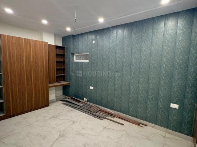 4 BHK Apartment in Sector 104 for resale Noida. The reference number is 21301129