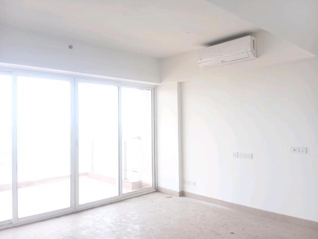 4 BHK Apartment in Sector 106 for resale Gurgaon. The reference number is 20218781