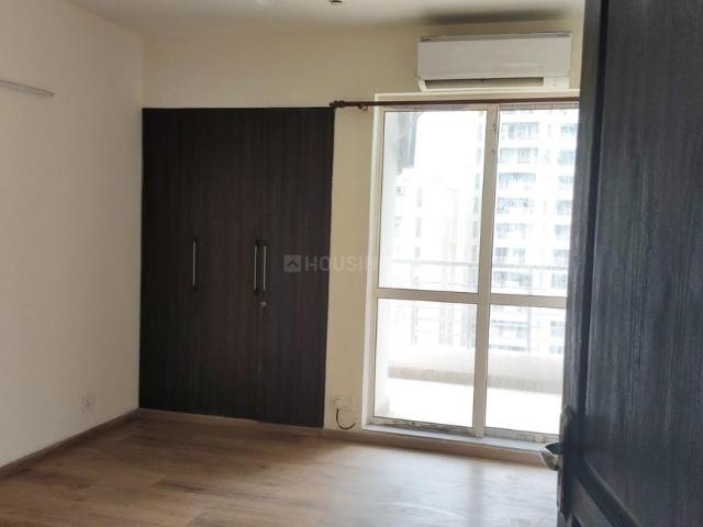 4 BHK Apartment in Sector 110 for rent Noida. The reference number is 20129196