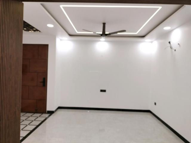 4 BHK Apartment in Sector 11 Dwarka for resale New Delhi. The reference number is 19925575