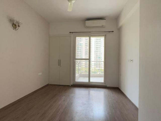 4 BHK Apartment in Sector 121 for rent Noida. The reference number is 20567759
