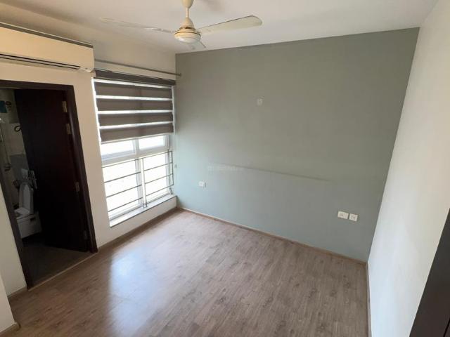 4 BHK Apartment in Sector 121 for rent Noida. The reference number is 20605417