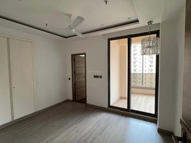 4 BHK Apartment in Sector 121 for rent Noida. The reference number is 21111062