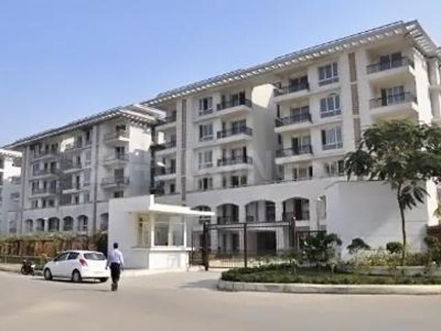 4 BHK Apartment in Sector 128 for rent Noida. The reference number is 18265610