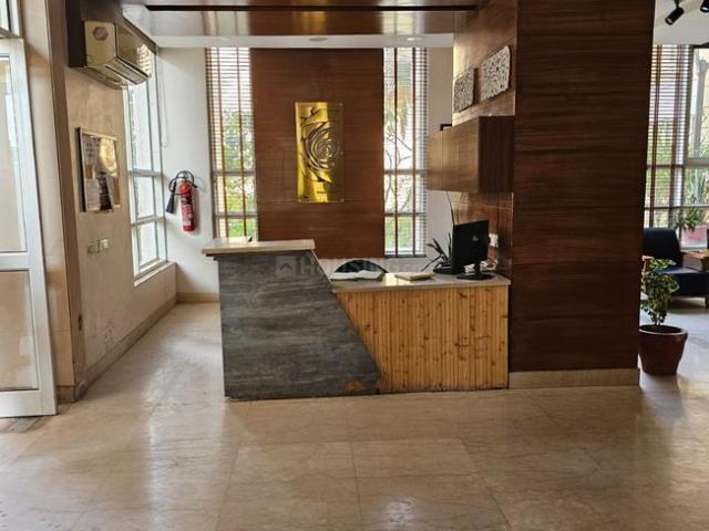 4 BHK Apartment in Sector 128 for rent Noida. The reference number is 19149288