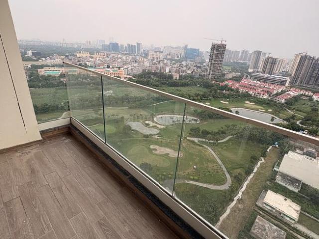 4 BHK Apartment in Sector 128 for rent Noida. The reference number is 20958781