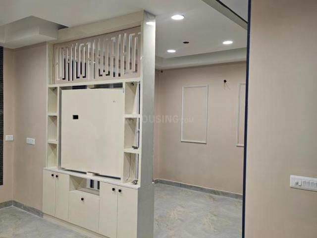 4 BHK Apartment in Sector 129 for rent Noida. The reference number is 21352583