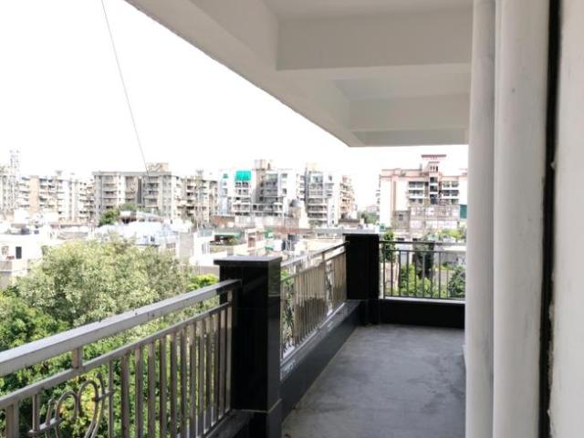 4 BHK Apartment in Sector 12 Dwarka for resale New Delhi. The reference number is 21197689