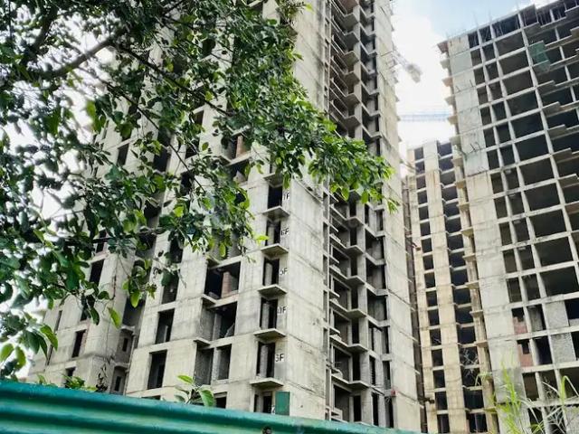 4 BHK Apartment in Sector 131 for resale Noida. The reference number is 20191787