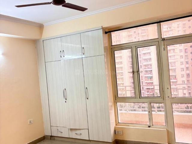4 BHK Apartment in Sector 137 for rent Noida. The reference number is 21040015