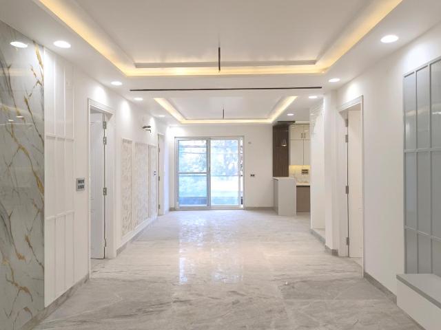 4 BHK Apartment in Sector 24 Rohini for resale New Delhi. The reference number is 18099203