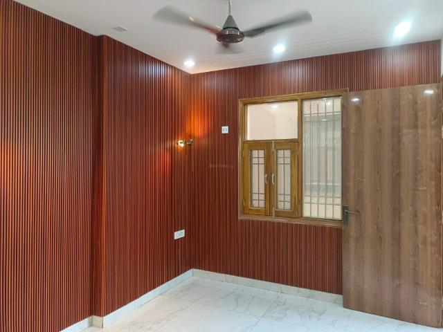 4 BHK Apartment in Sector 24 Rohini for resale New Delhi. The reference number is 21184260