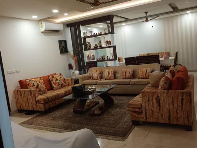 4 BHK Apartment in Sector 21D for resale Faridabad. The reference number is 20825661