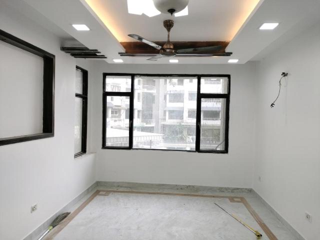 4 BHK Apartment in Sector 18 Dwarka for resale New Delhi. The reference number is 20381710