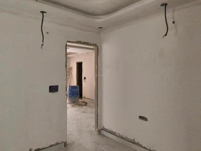 4 BHK Apartment in Sector 38 Rohini for resale New Delhi. The reference number is 19174469
