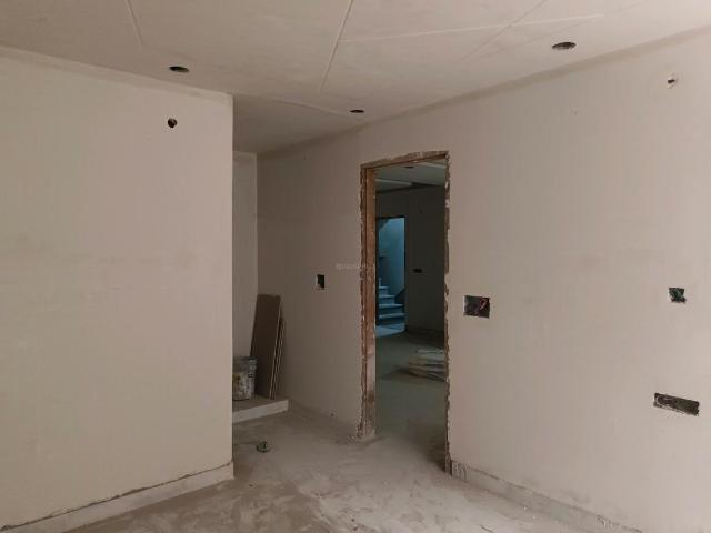 4 BHK Apartment in Sector 38 Rohini for resale New Delhi. The reference number is 19568661
