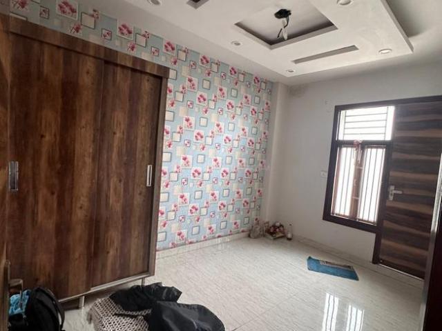4 BHK Apartment in Sector 33 for rent Sohna. The reference number is 19985487