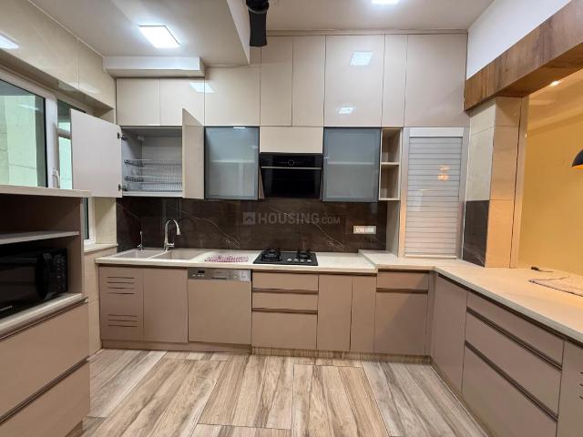4 BHK Apartment in Sector 44 for rent Noida. The reference number is 18133298