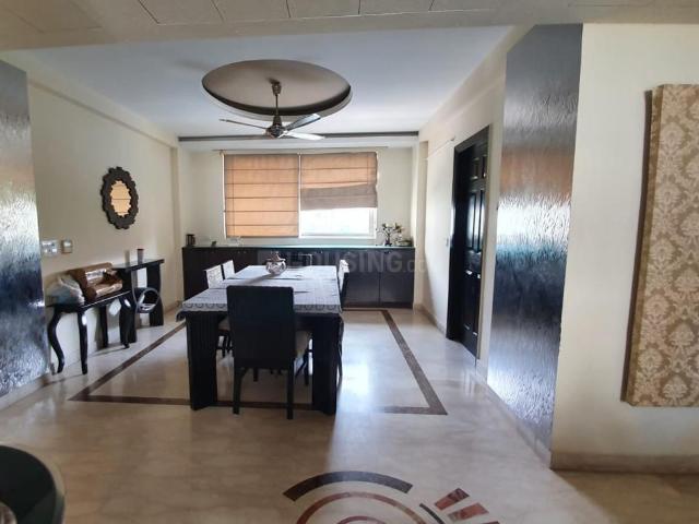 4 BHK Apartment in Sector 44 for resale Noida. The reference number is 19931392