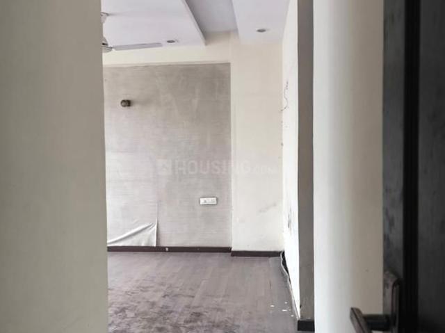 4 BHK Apartment in Sector 45 for resale Noida. The reference number is 20307291