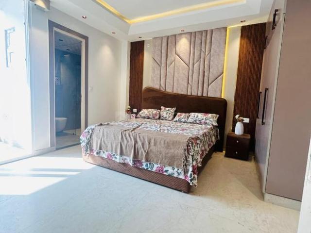 4 BHK Apartment in Sector 49 for resale Noida. The reference number is 20929601