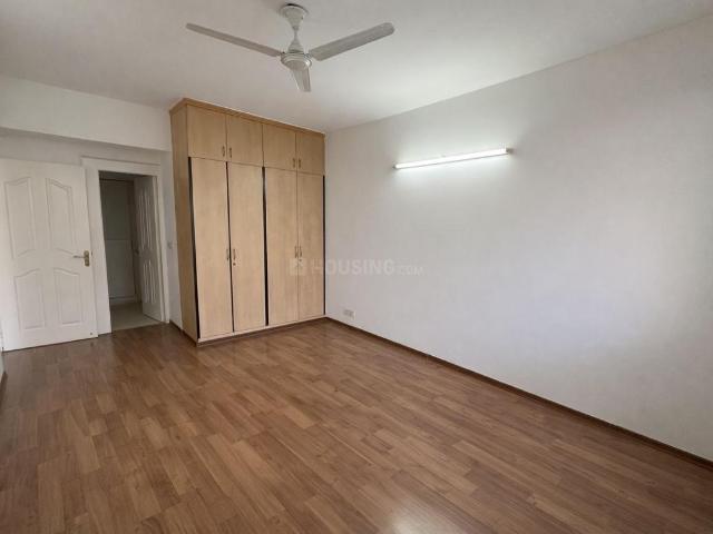 4 BHK Apartment in Sector 43 for rent Gurgaon. The reference number is 20262575