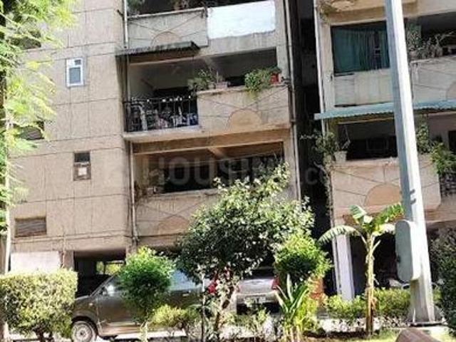 4 BHK Apartment in Sector 4 Dwarka for rent New Delhi. The reference number is 19807972