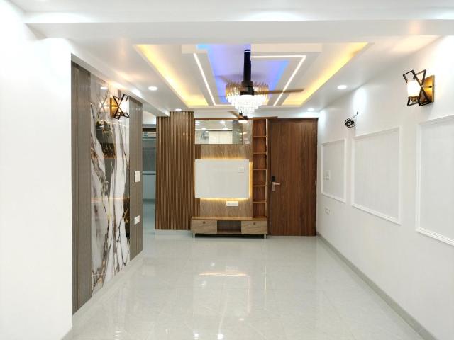 4 BHK Apartment in Sector 4 Dwarka for resale New Delhi. The reference number is 18700421