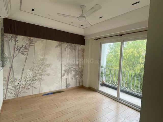 4 BHK Apartment in Sector 55 for rent Gurgaon. The reference number is 21195612