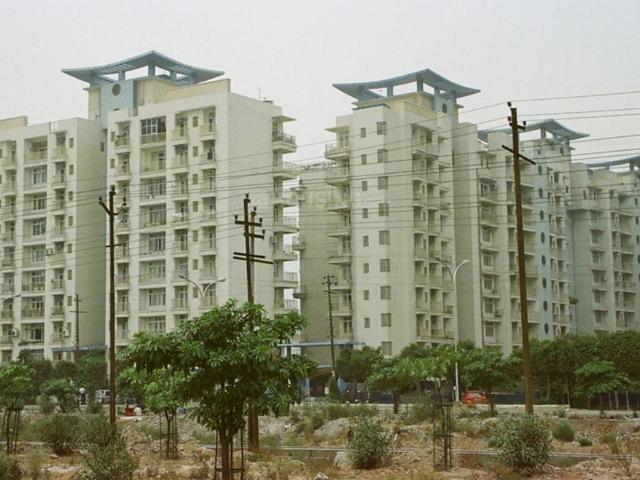 4 BHK Apartment in Sector 50 for resale Noida. The reference number is 9835086