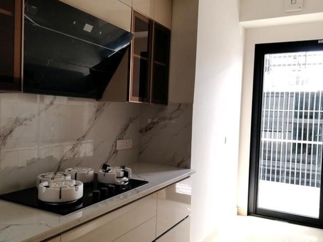 4 BHK Apartment in Sector 52 for rent Gurgaon. The reference number is 18592759