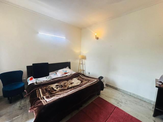 4 BHK Apartment in Sector 52 for rent Gurgaon. The reference number is 19977949