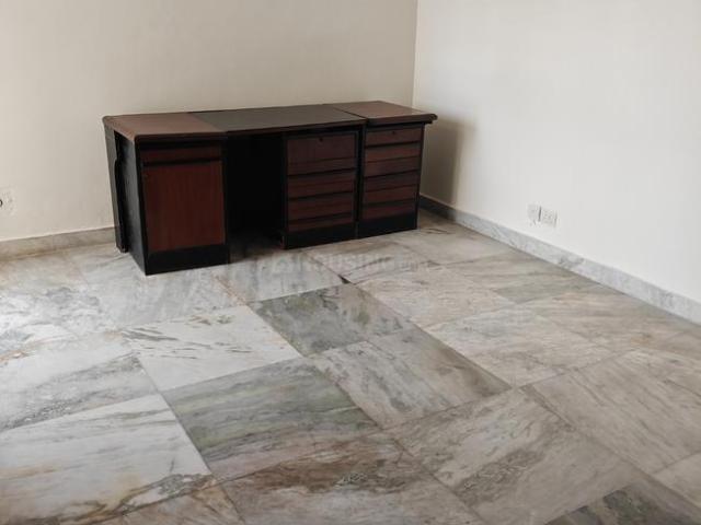 4 BHK Apartment in Sector 52 for rent Gurgaon. The reference number is 21139030