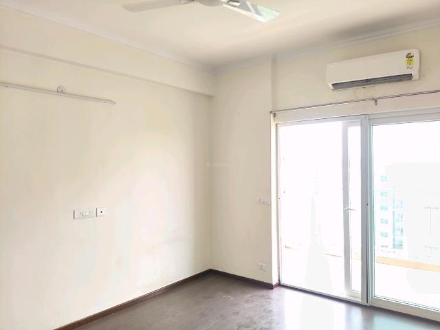 4 BHK Apartment in Sector 52 for resale Gurgaon. The reference number is 19686353