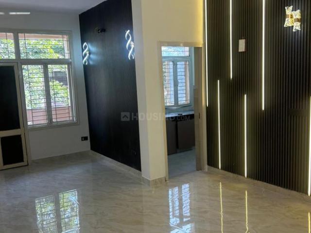 4 BHK Apartment in Sector 52 for resale Gurgaon. The reference number is 20060886