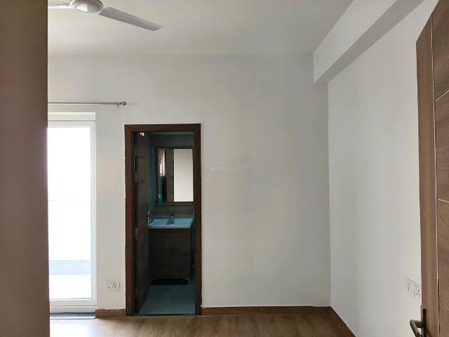 4 BHK Apartment in Sector 52 for resale Gurgaon. The reference number is 20569458