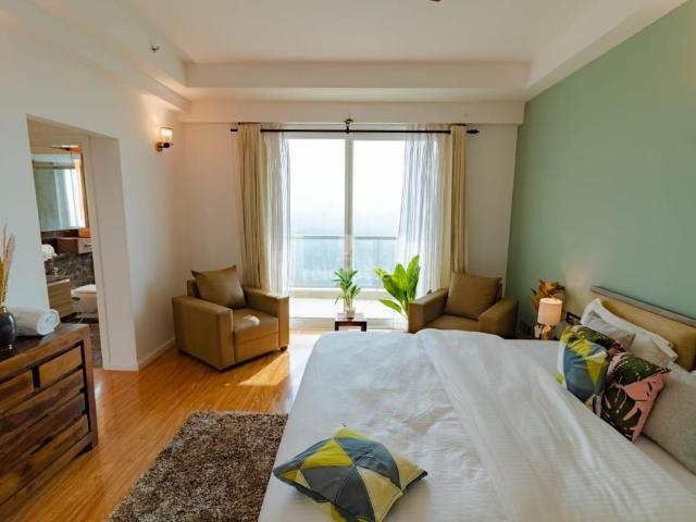 4 BHK Apartment in Sector 53 for rent Gurgaon. The reference number is 20045342