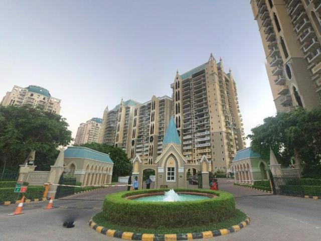 4 BHK Apartment in Sector 53 for resale Gurgaon. The reference number is 20938328