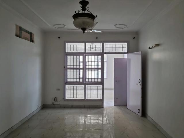 4 BHK Apartment in Sector 5 Dwarka for resale New Delhi. The reference number is 20084221