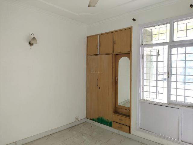 4 BHK Apartment in Sector 5 Dwarka for resale New Delhi. The reference number is 20137022