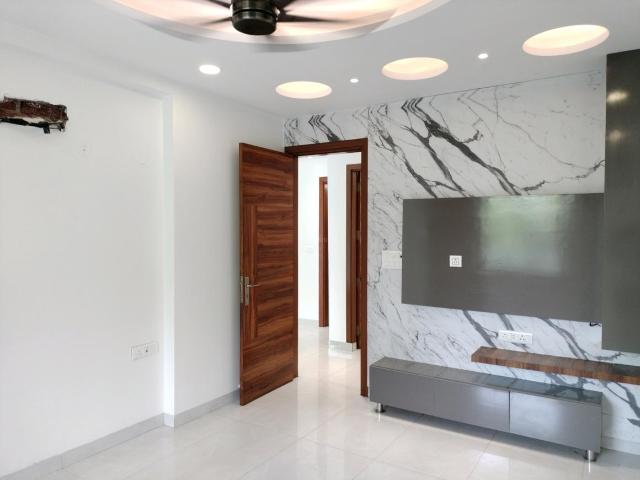 4 BHK Apartment in Sector 5 Dwarka for resale New Delhi. The reference number is 20566083