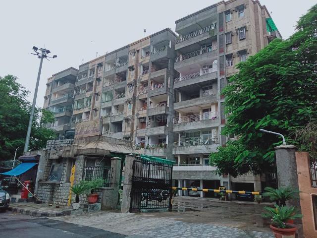4 BHK Apartment in Sector 5 Dwarka for resale New Delhi. The reference number is 20882636