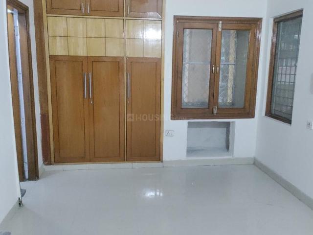 4 BHK Apartment in Sector 5 Dwarka for resale New Delhi. The reference number is 21376392