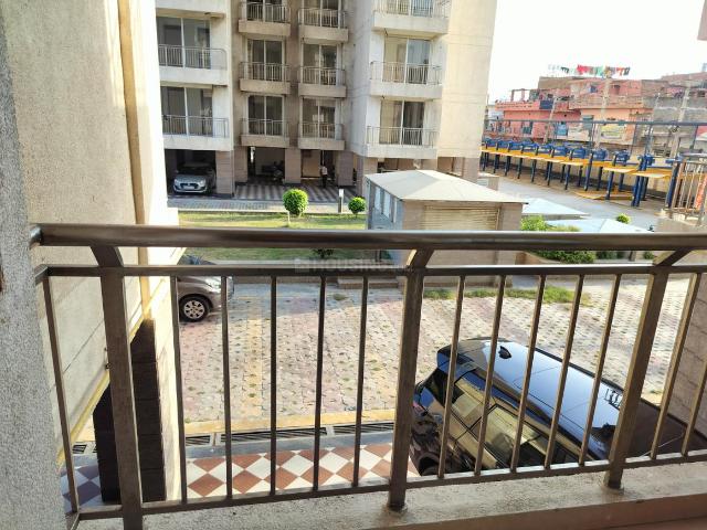 4 BHK Apartment in Sector 5 Rohini for rent New Delhi. The reference number is 21268087