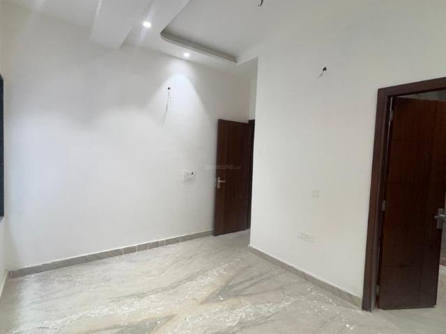 4 BHK Apartment in Sector 5 Rohini for resale New Delhi. The reference number is 20482889