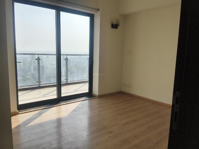 4 BHK Apartment in Sector 65 for rent Gurgaon. The reference number is 19395045