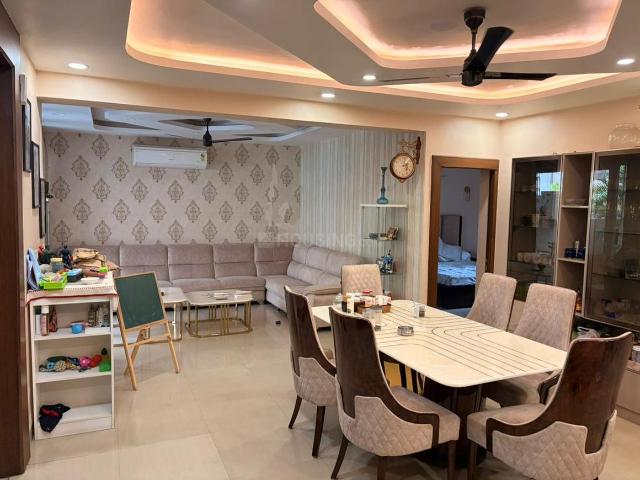 4 BHK Apartment in Sector 65 for rent Gurgaon. The reference number is 20635367