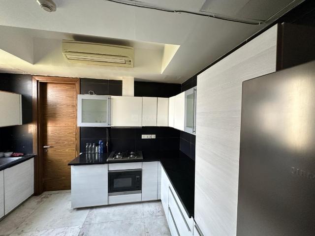 4 BHK Apartment in Sector 65 for rent Gurgaon. The reference number is 21037606