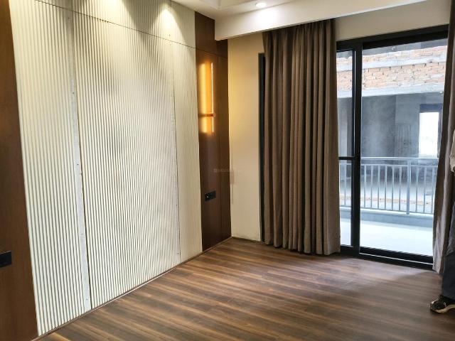 4 BHK Apartment in Sector 66 for rent Gurgaon. The reference number is 20995279